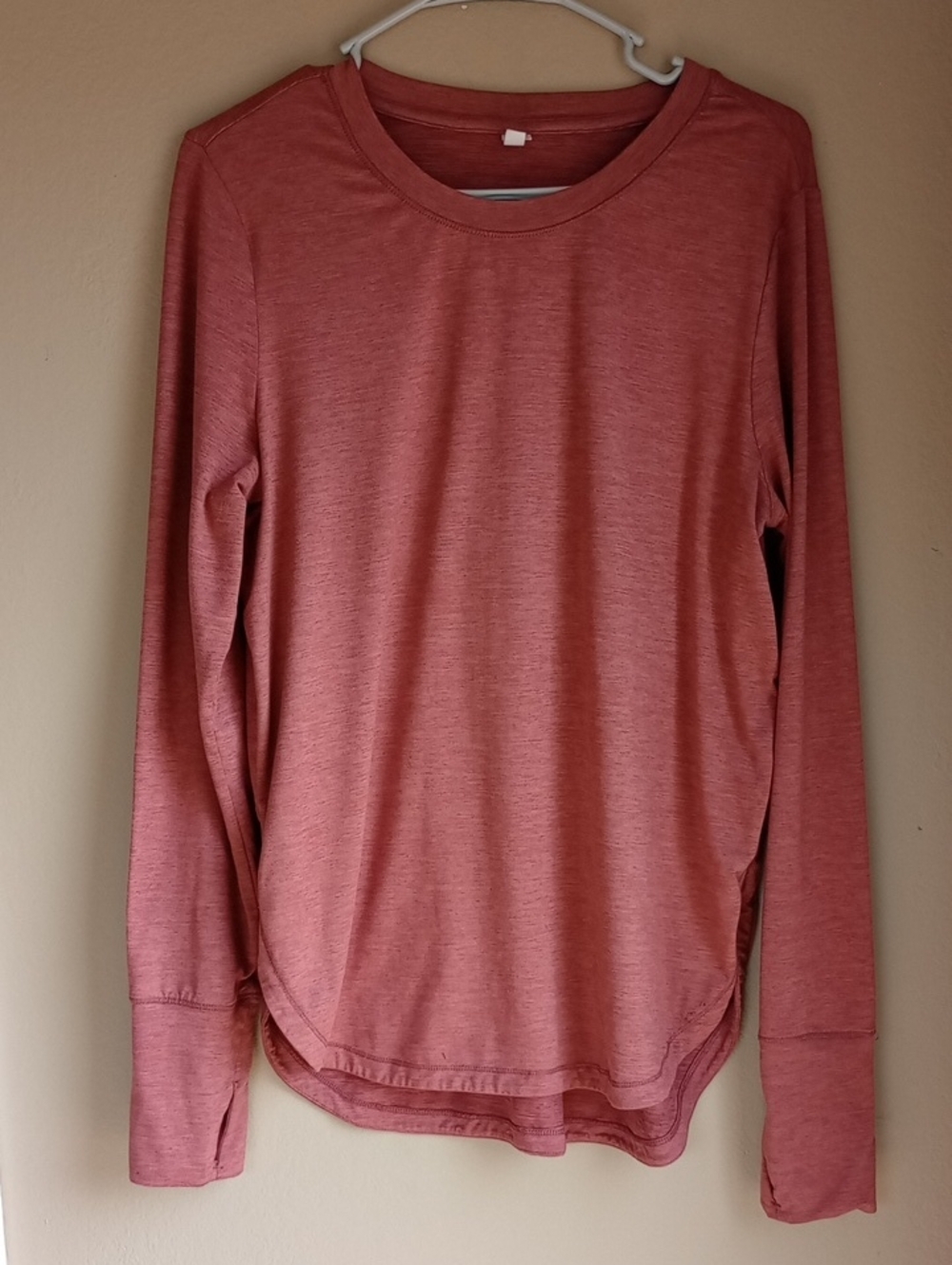 mauve heather Vuori Strato Tech Tee  lightweight, moisture-wicking Size L